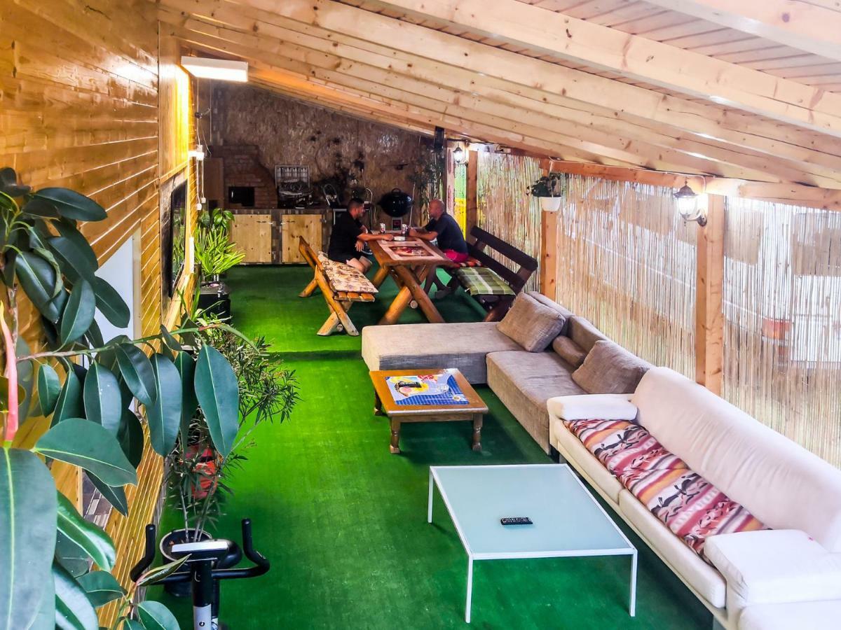 Casa De Vacanta Jeny Novaci-Străini Extérieur photo