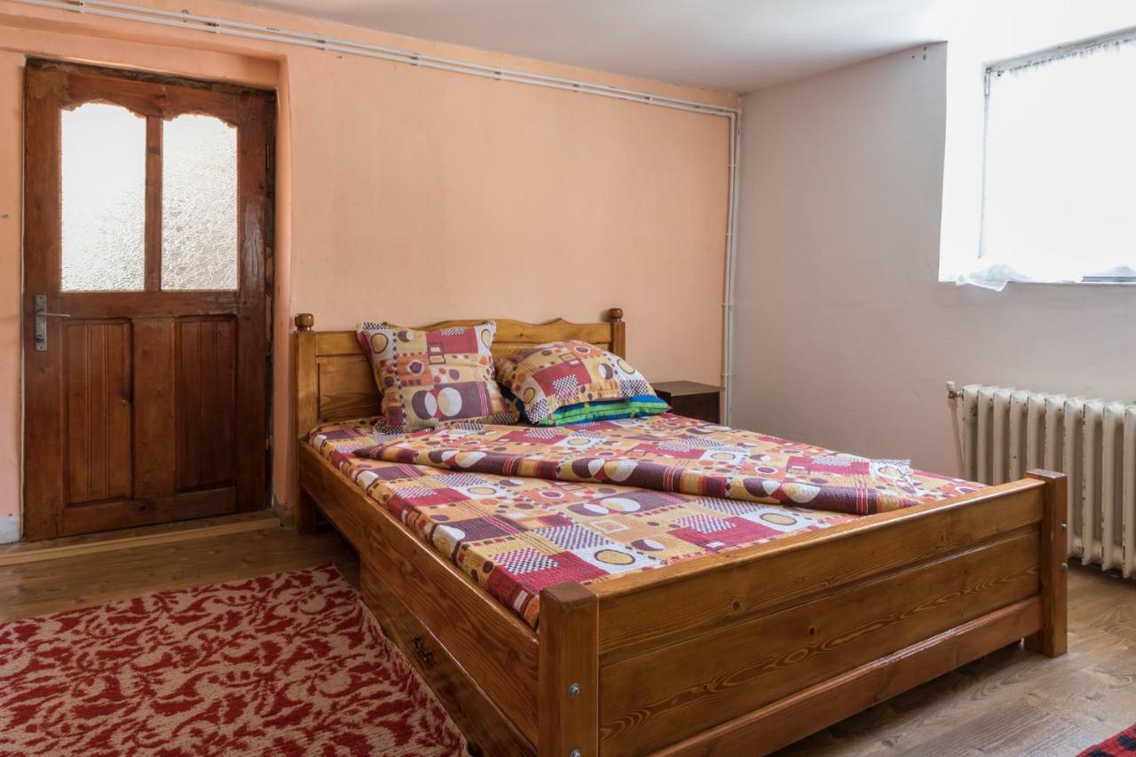 Casa De Vacanta Jeny Novaci-Străini Extérieur photo
