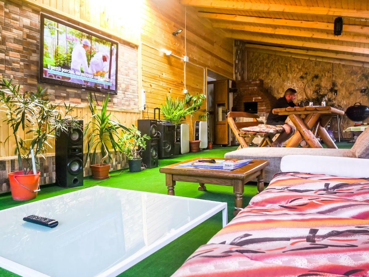 Casa De Vacanta Jeny Novaci-Străini Extérieur photo